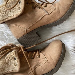 Brown winter boots size 6.5